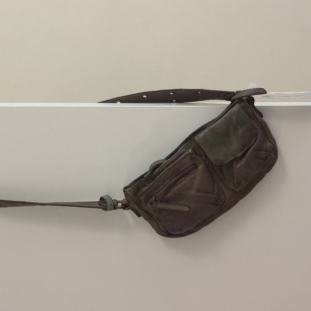 Women's Wade Sling Bag New